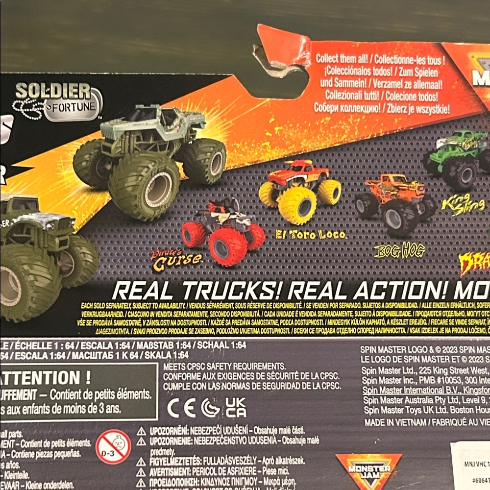 MONSTER JAM Shaker vs Soldier OF FORTUNE 2-Pack Toy Trucks - Green - Picture 8 of 8